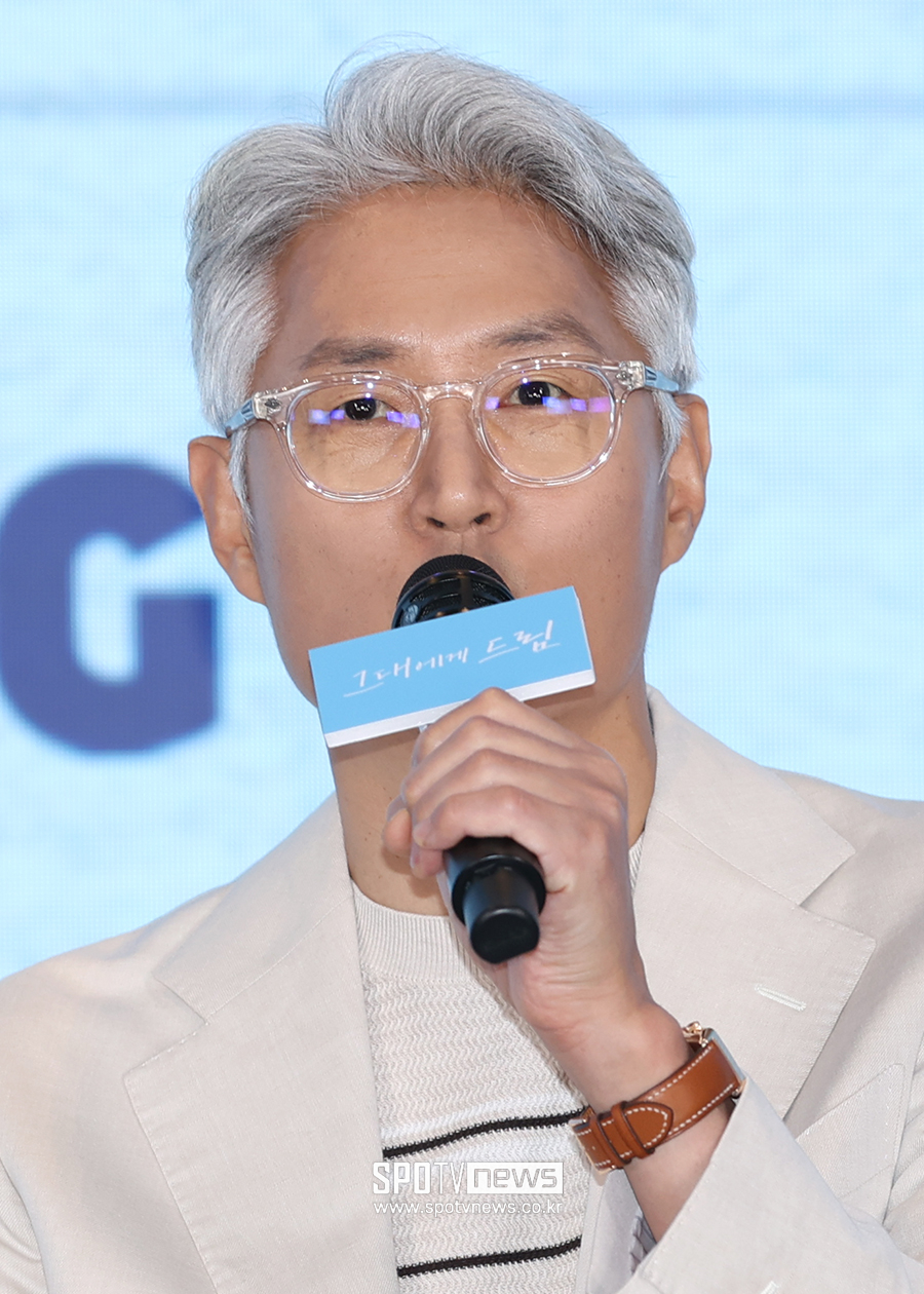 [포토S] 인사말 하는 유선동 감독