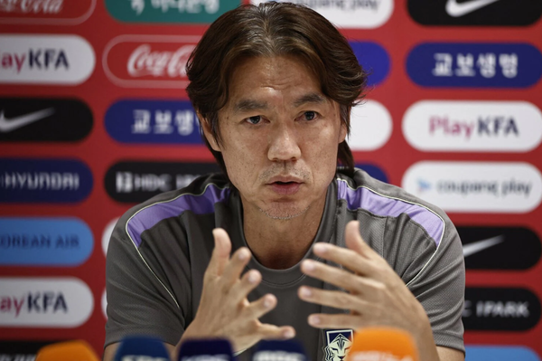 '홍명보-손흥민 갈등설' 사실이었나…日 언론 '미묘한 균열설' 작심 분석 "사령탑과 캡틴, 같은 방향 못 봤다" 언론 보이콧→선수단 온도 차→기용법 논란까지 재조명