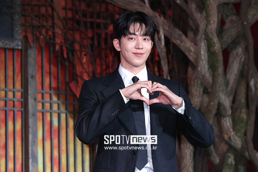 [포토S] 남주혁, '하트 뿅'