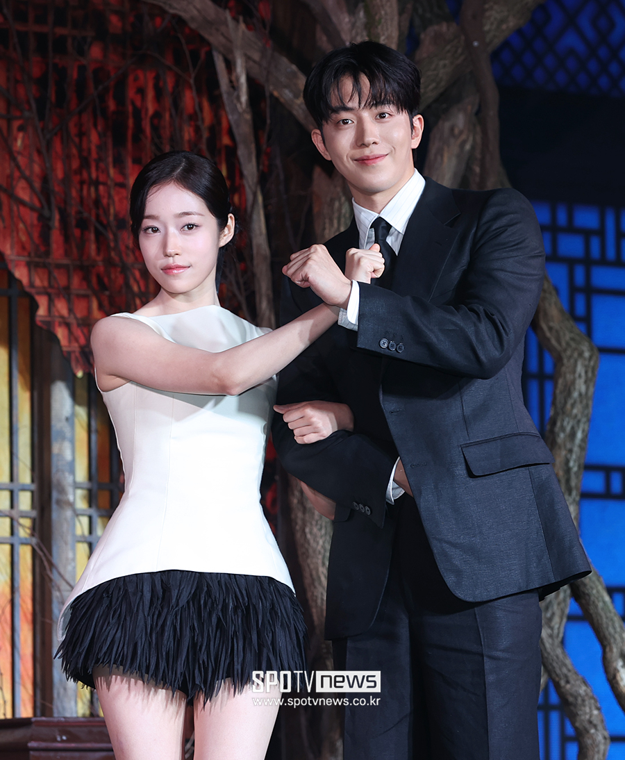 [포토S] 남주혁-노윤서, '크로스!'