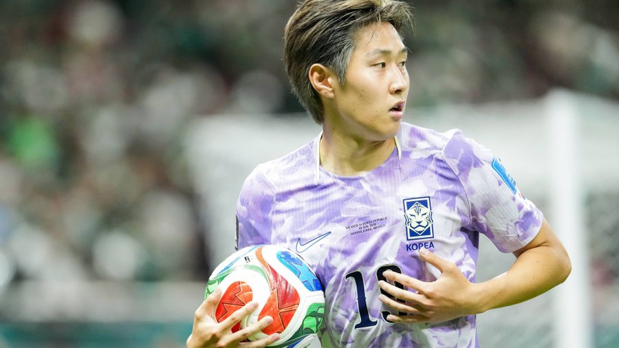 "이강인 방출은 역사상 최악의 실수" 공짜로 내보낸 韓 미드필더 603억 이적 임박…발렌시아 FIFA 연대기여금 '24억' 횡재→"그럼에도 LEE 놓친 대가 아직도 치른다" 현지 혹평