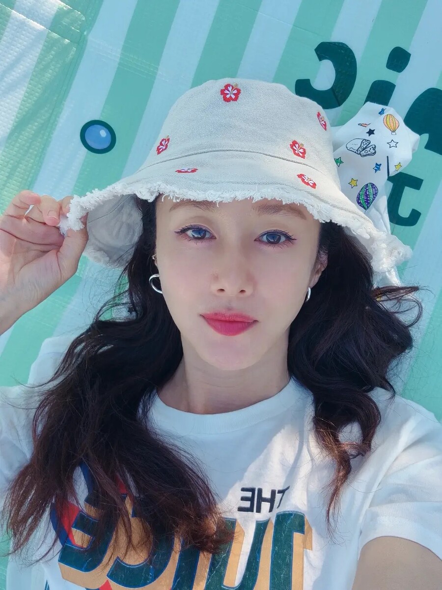 '프라하 여행사 대표' 김지수, 배우 은퇴설에 입 열었다…"많이 물어보시는데"