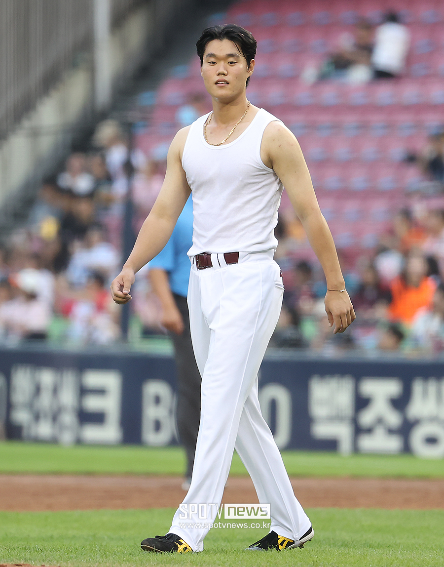 [포토S] 키움 손힘찬, '에이티즈 산 빙의'