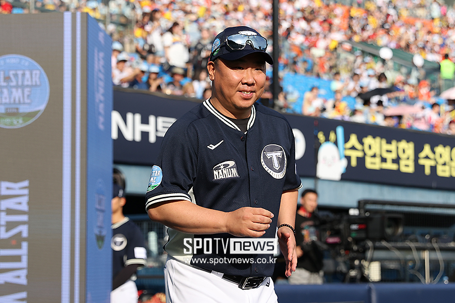 [포토S] 입장하는 이범호 감독