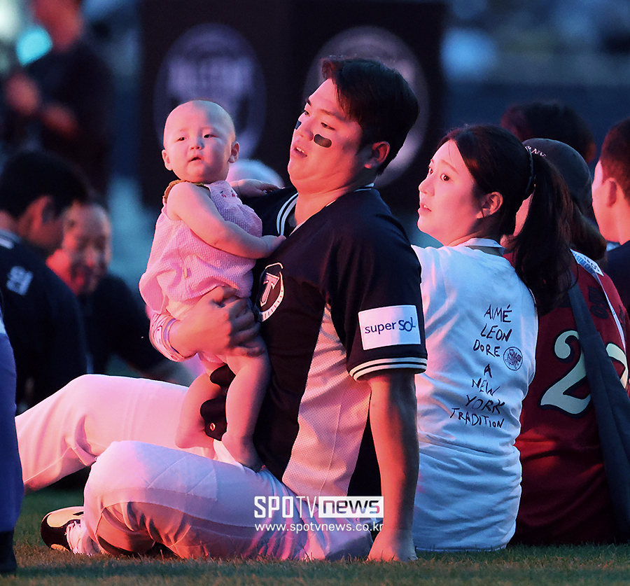 [포토S] 한준수, '아내 김이서와 딸과 함께'