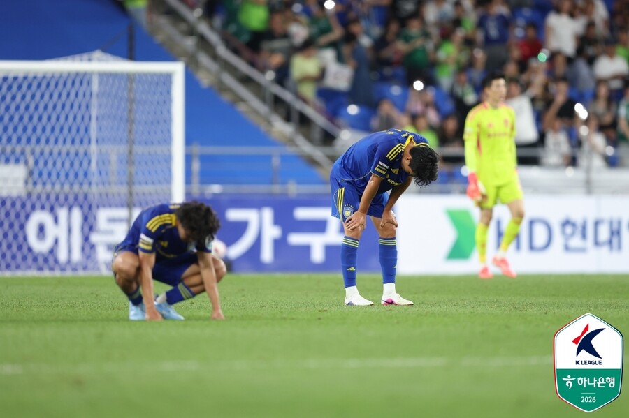 ▲ 고교생 에이스 김예건의 강렬한 임팩트를 앞세운 전북이 울산 적지에서 호쾌한 3-1 승전고를 울리며 최고의 하루를 만끽했다. ⓒ 한국프로축구연맹