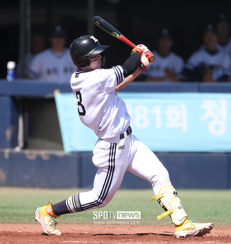 [포토S] 안타 날리는 경북고 조채완