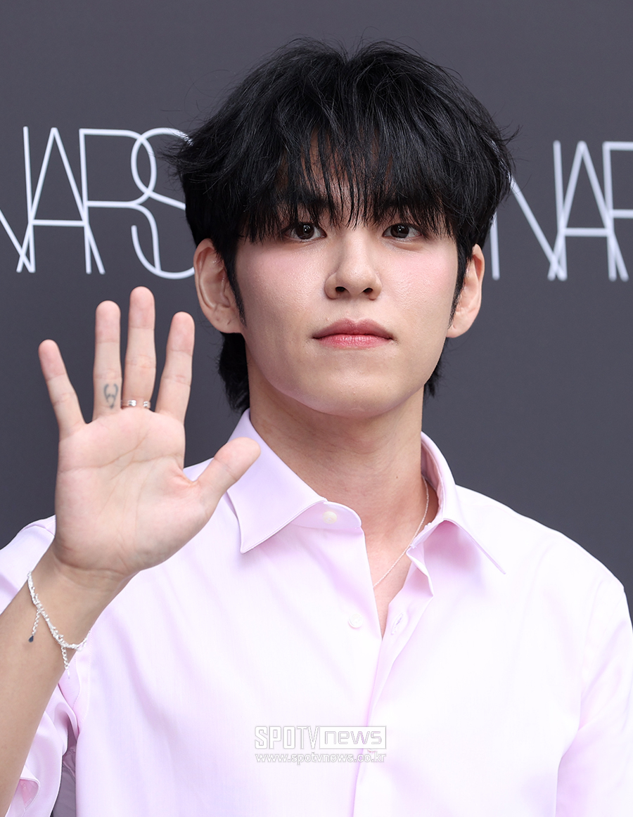 [포토S] 데이식스 원필, '클로즈업을 부르네'