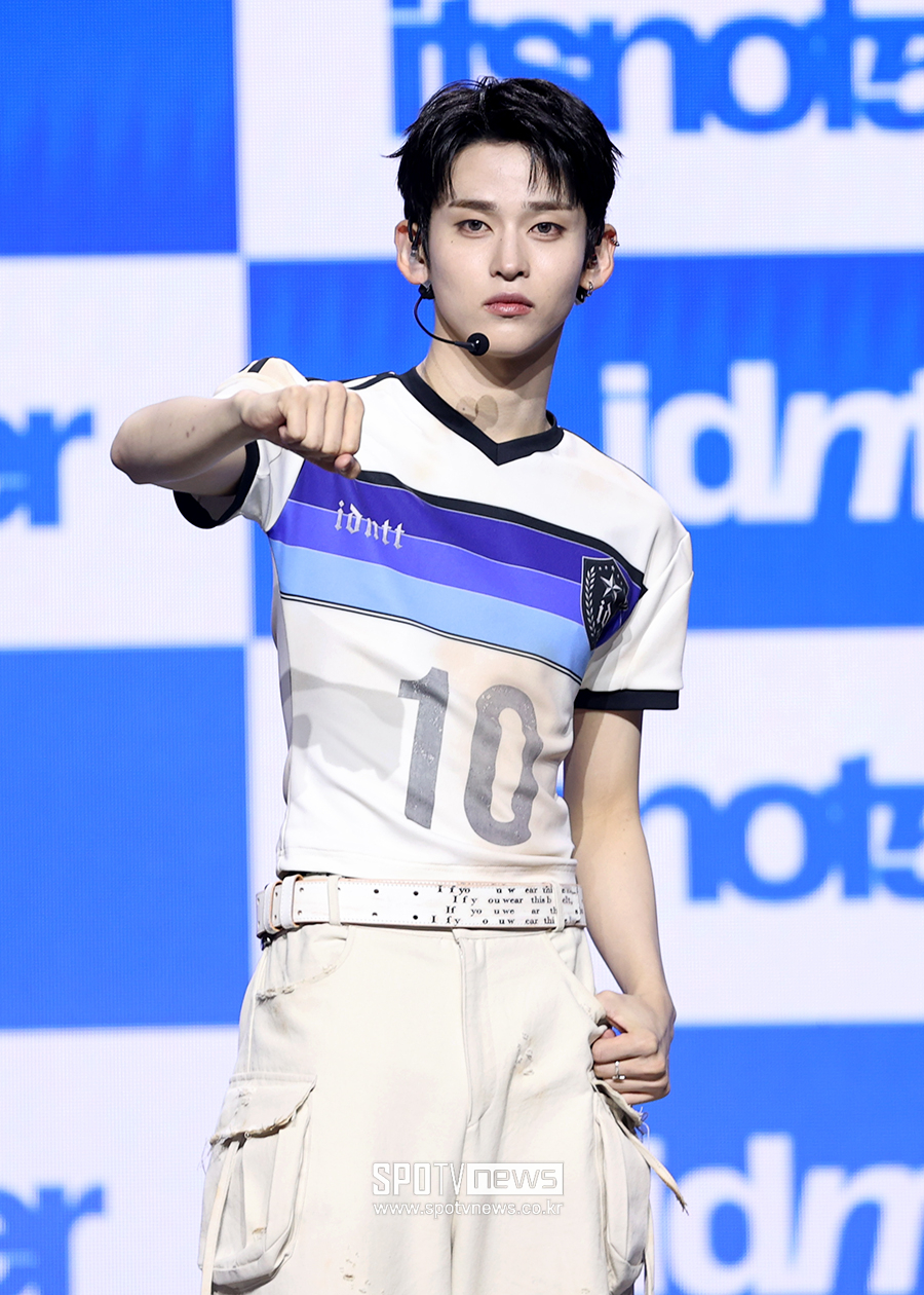 [포토S] 아이덴티티 토와, '냉미남 포스'