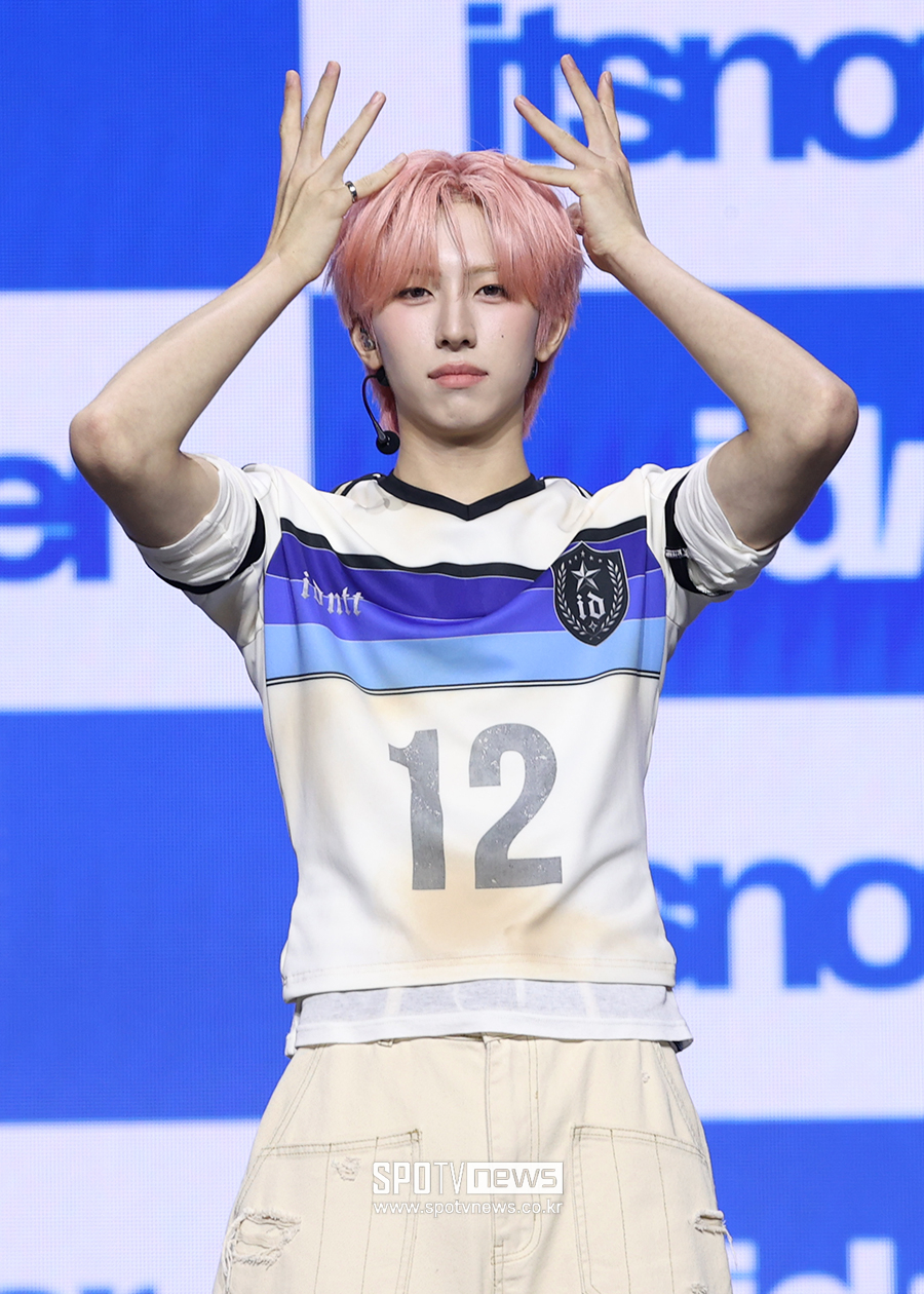 [포토S] 아이덴티티 박누리, '핑크 머리가 찰떡'
