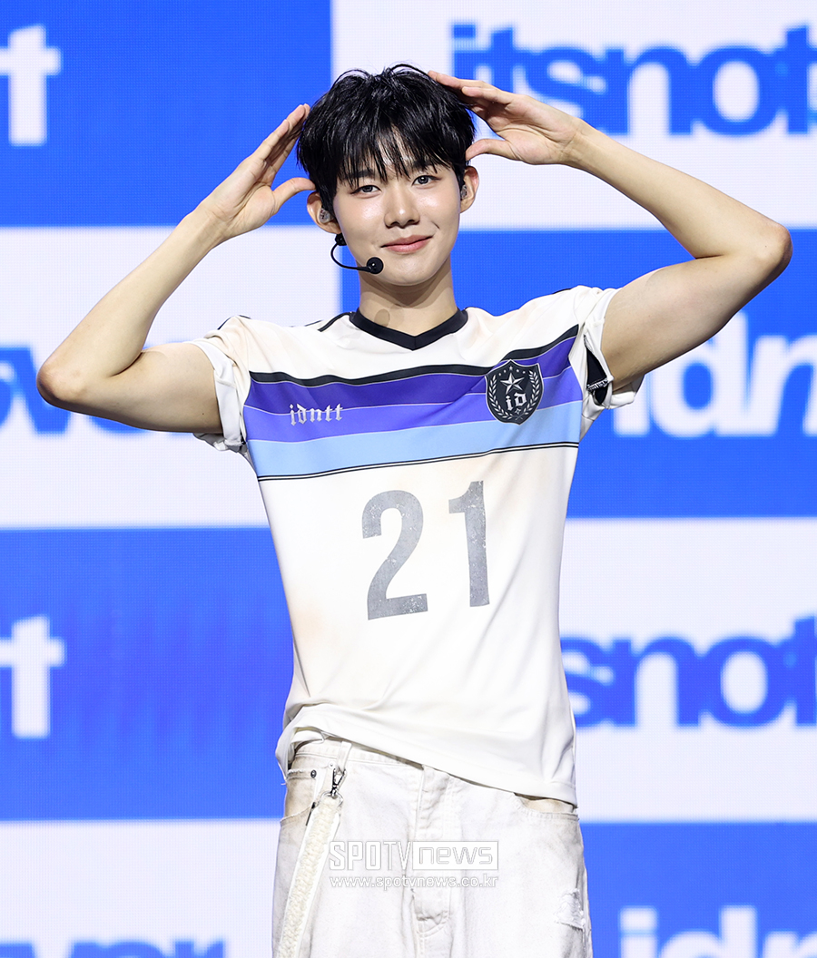 [포토S] 아이덴티티 김은성, '운동 열심히 했어요'