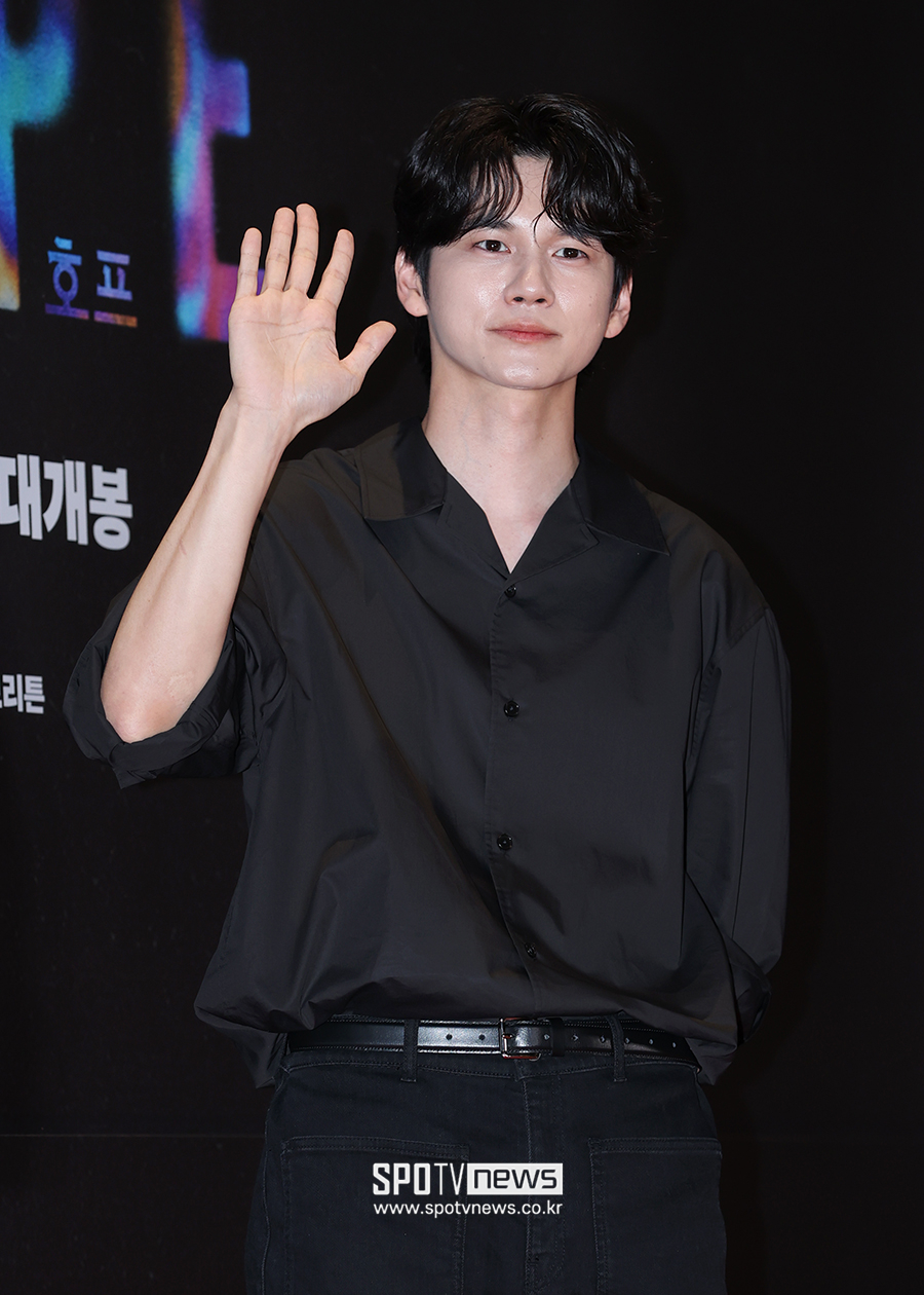 [포토S] 옹성우, '오랜만이죠?'