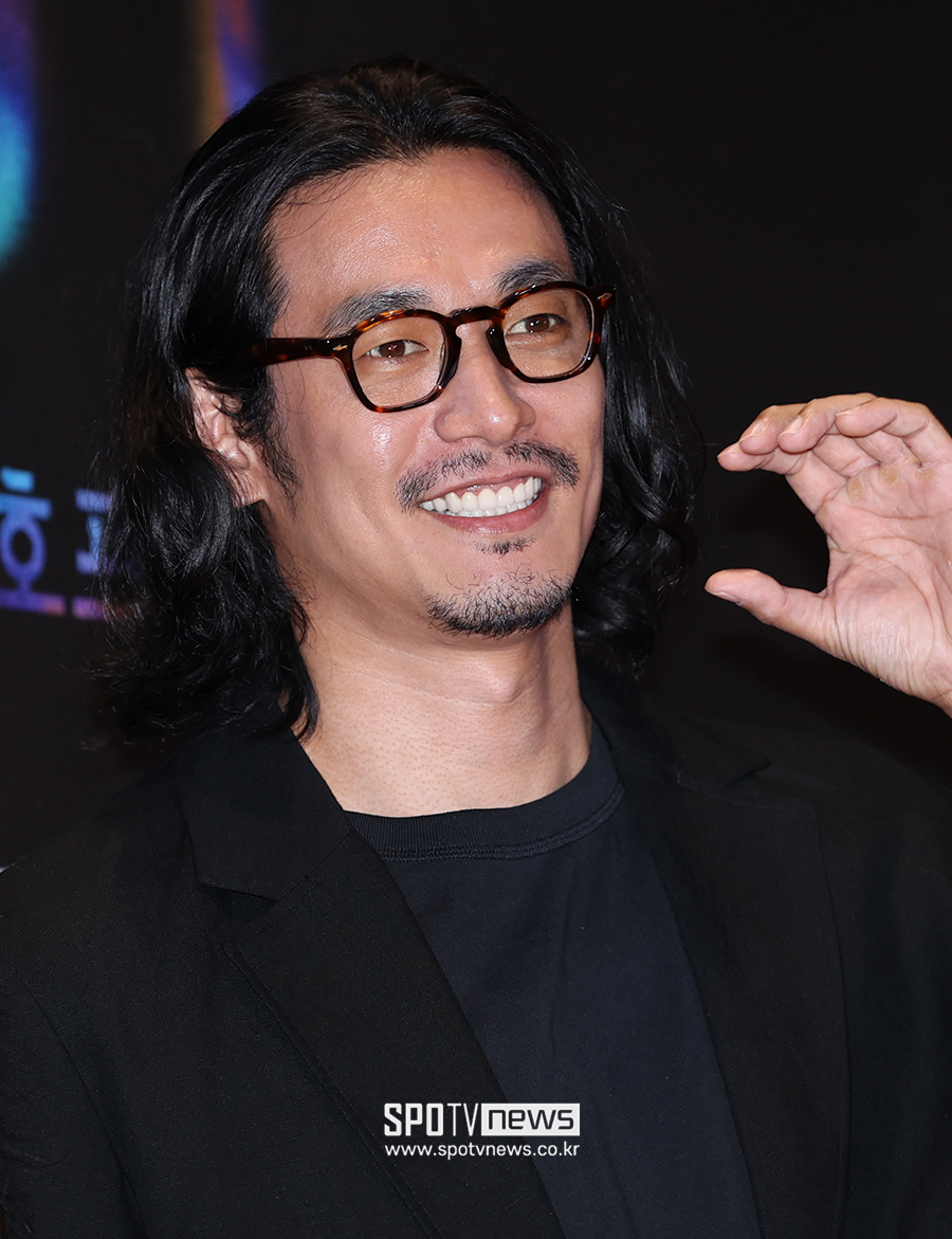 [포토S] 정석원, '확 달라진 분위기'