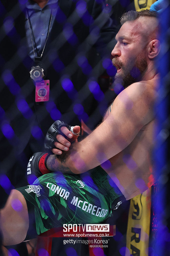 "완전히 무너져 내린 기분" 69초 TKO패→450억 받은 맥그리거 입 열었다, "UFC 계약 마지막 치를 것" 은퇴 대신 복귀 선언