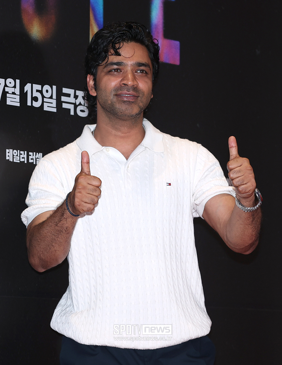 [포토S] 아누팜, '호프 엄지 척!'