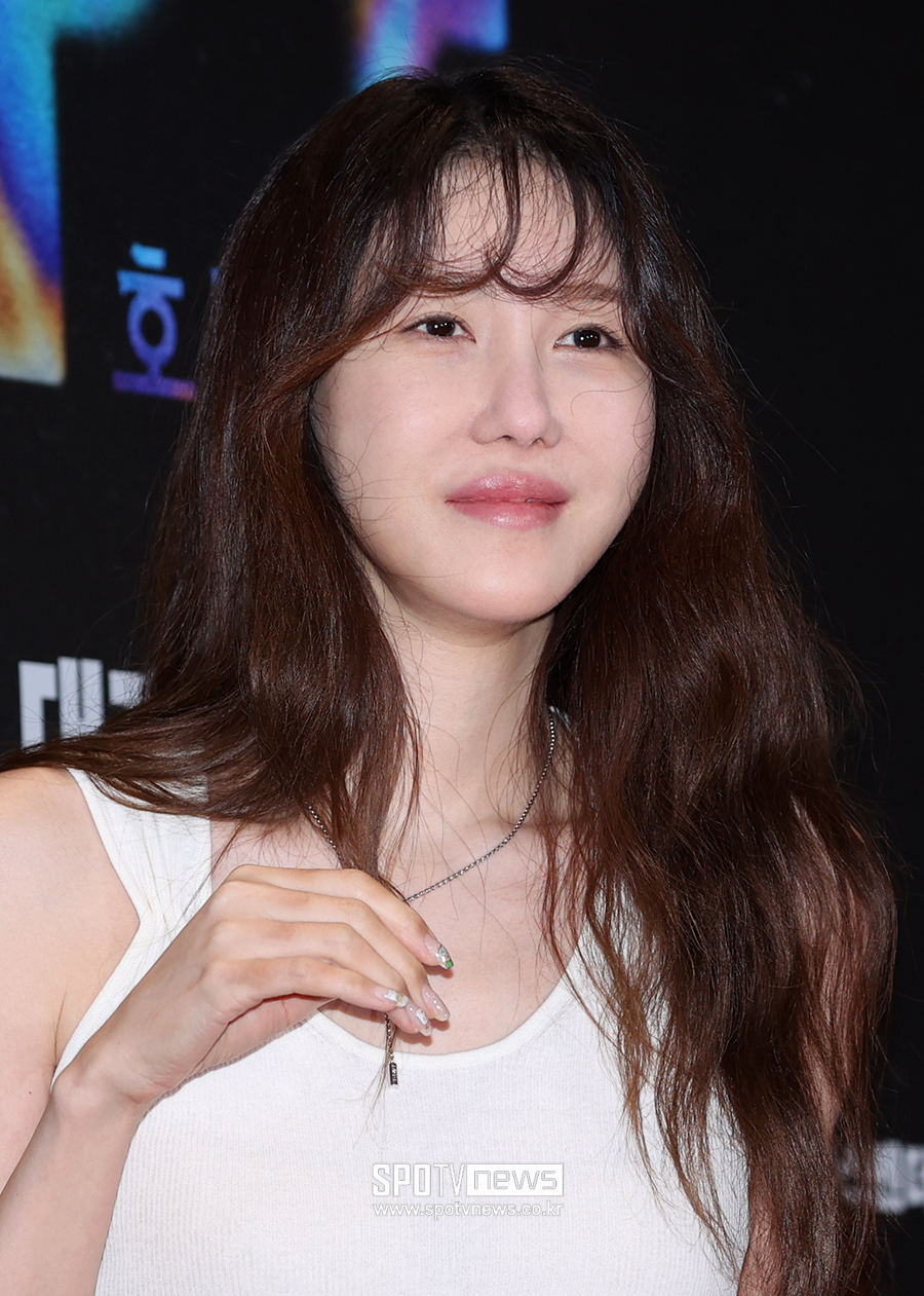 [포토S] 영화관 나들이 온 이지아