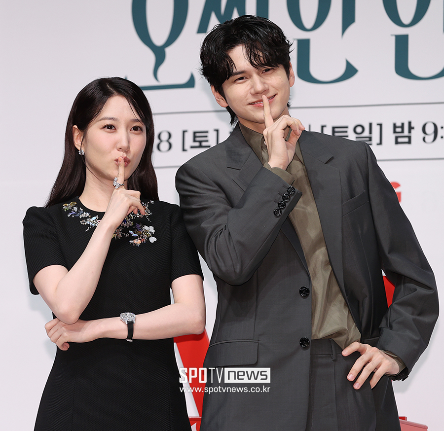 [포토S] 박은빈-옹성우, '쉿'