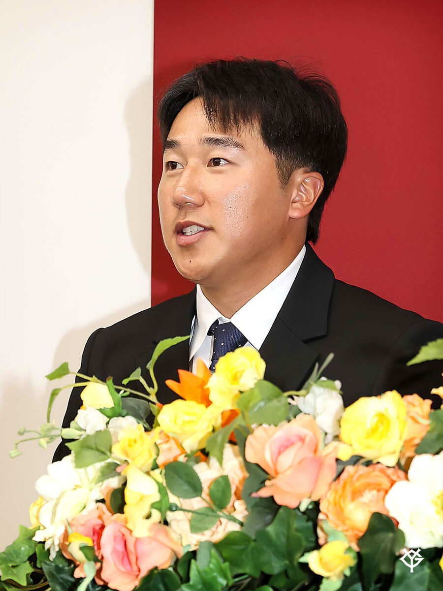 ▲ 이승엽 코치 이후 16년 만에 한국인 선수로 요미우리 자이언츠 유니폼을 입게 된 이건희 ⓒ요미우리 자이언츠 SNS