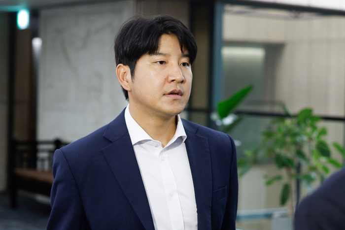 ▲ 박주호 해설위원이 6일 서울 송파구 서울올림픽파크텔에서 열린 'K-축구혁신위원회' 출범식에 참석하기 위해 입장하고 있다. ⓒ 연합뉴스
