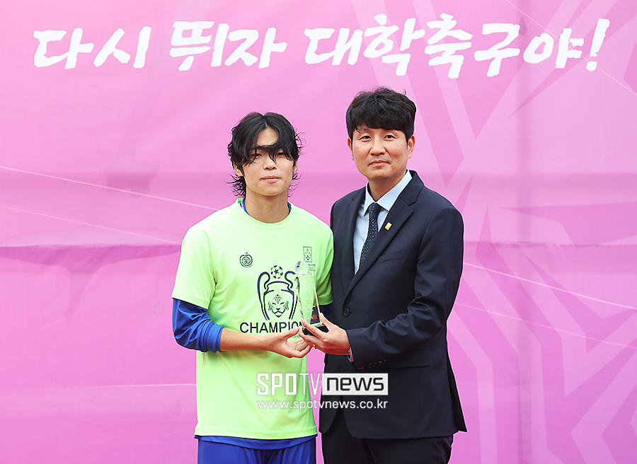 [포토S] 수비상 수상한 중앙대 문형진