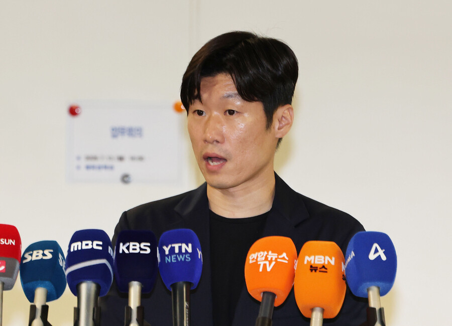 썩고 곪아버린 ‘카르텔’ 한국 축구, “박지성·이영표 뭘 안다고 혁신위원회를 하나” 공개적 불만폭발 서강일 전라북도축구협회장…“진짜 얼마나 썩은거냐” 축구팬들 경악
