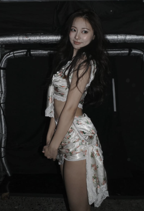 '이적설' 트와이스 쯔위 "나아갈 용기 얻어, 오래오래 함께해" 의미심장 발언