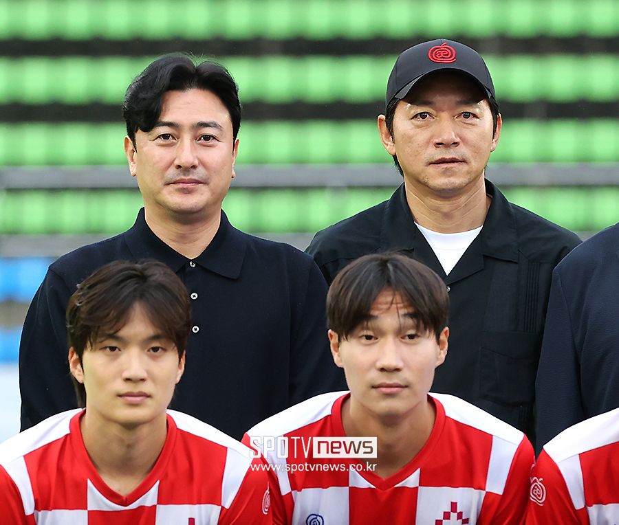 [포토S] 안정환-김남일, '대학축구 선수들 격려'