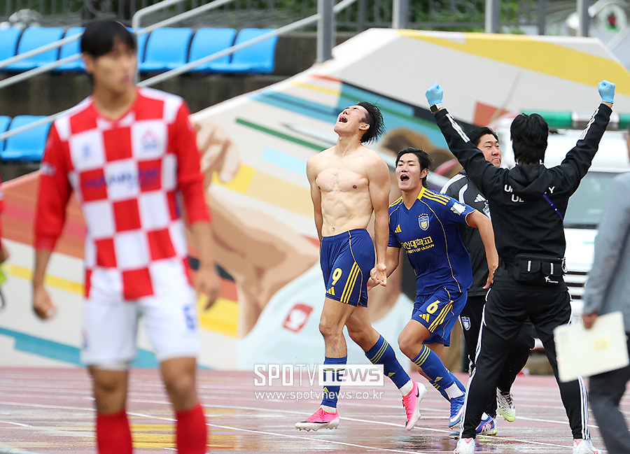 [포토S] 울산대 전민규, '종료 직전 극적 동점골!'