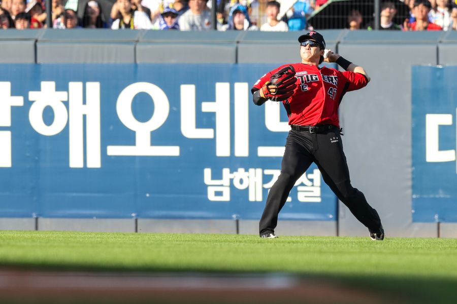 ▲ 올 시즌 수비에서도 기대 이상의 많은 이닝을 소화하며 팀 타선에 유동성을 불어넣고 있는 나성범 ⓒKIA타이거즈