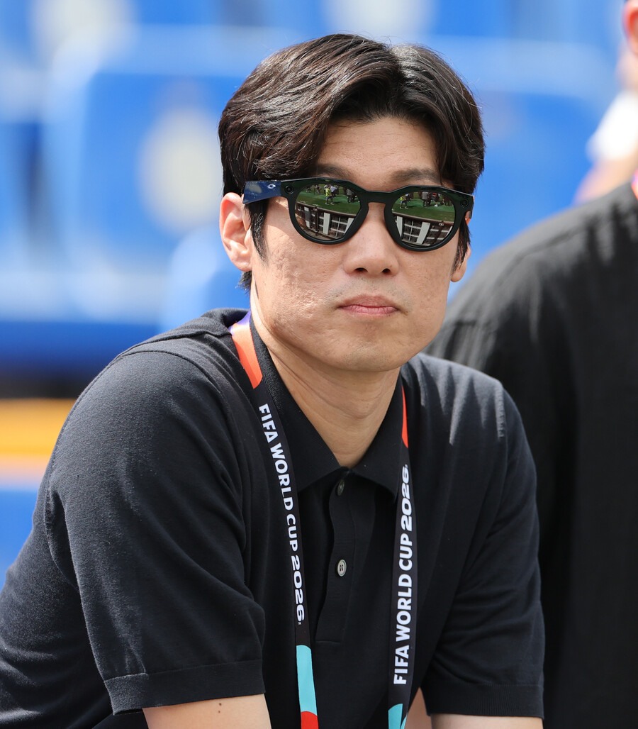 박지성-이영표 자격론 꺼낸 지역축구 거물들…팬들은 "사퇴 요구" 폭주 → 전북축구협회 게시판 결국 마비