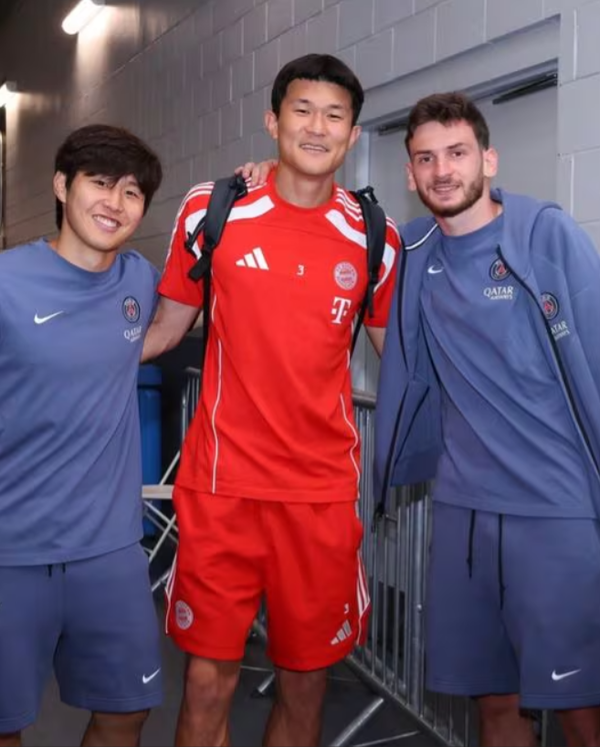 ▲ 튀르키예 축구 소식에 정통한 알리 나지 퀴취크 기자는 18일 “바이에른 뮌헨이 올여름 김민재(사진 가운데) 이적료로 4000만 유로(약 682억 원)를 요구 중”이라고 전했다. 해당 금액은 약 2년 전부터 이강인(사진 맨 왼쪽)을 적극적으로 구애해온 아틀레티코 마드리드가 올여름 제안한 이적료 추정치다.