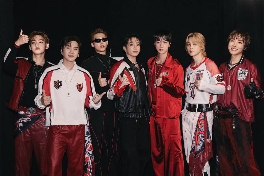 "꿈을 꾼 기분"…방탄소년단, 붉은악마 품고 월드컵 하프타임 쇼 장식 