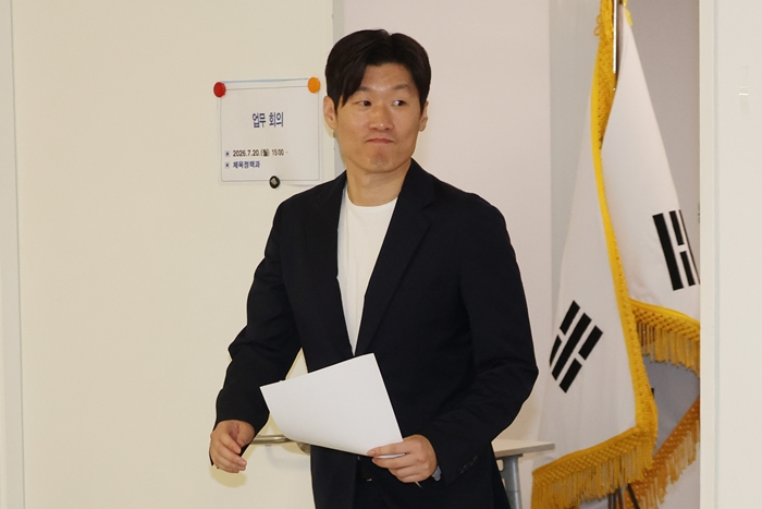 '사이다 일침' 박지성, 서강일 논란 정리했다…"위치에 맞지 않는 언행, 책임 있는 사람의 메시지가 한국축구 살린다"