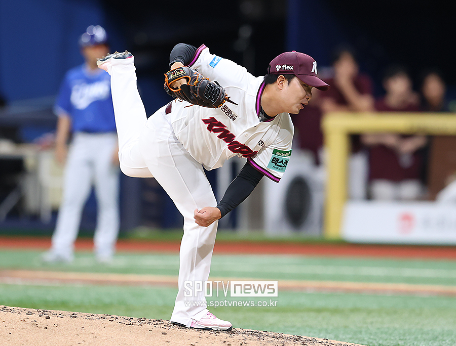 [포토S] 역투하는 김성민
