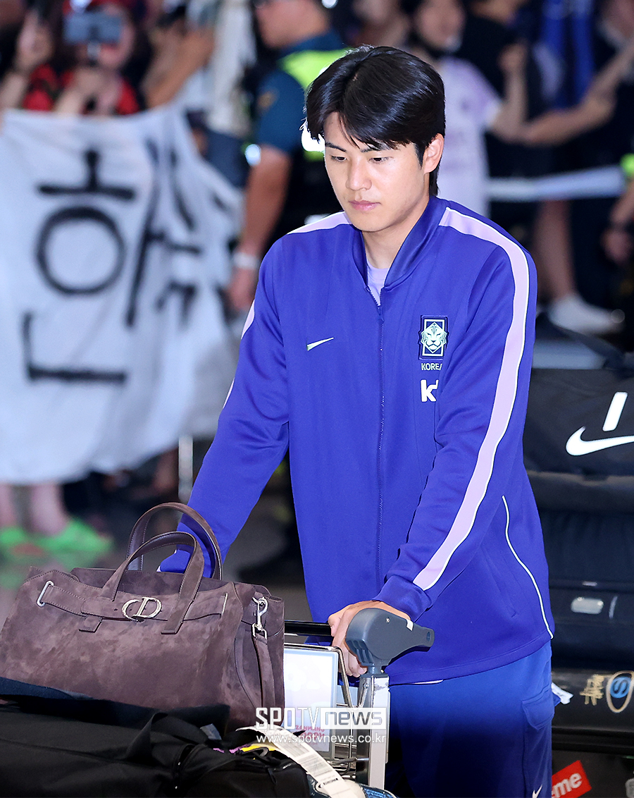 스리백에서는 '국대 하차' 비판, 포백 돌아가니 달라졌다…설영우, UCL 첫판 풀타임 맹활약 → 즈베즈다 4-0 대승 기여