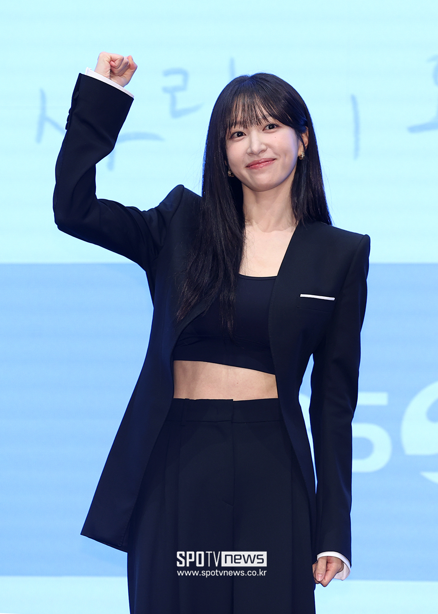 [포토S] 안희연, '돋보이는 일자 복근'