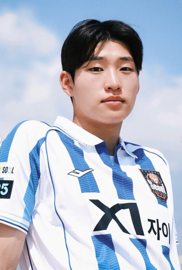 韓 축구 또 '초대형 재능' 나왔다! 맨시티전 앞둔 손정범, 아시아 U-19 최고 유망주 '공인'...김기동의 선택 틀리지 않았다