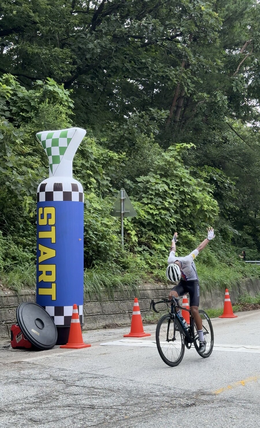 ▲ 세계사이클센터 한국 대륙센터 남자 도로 캠프에 참여한 필리핀 출신 카브레로스 리베라토가 경북 김천에서 열린 제55회 문화체육관광부장관기 전국사이클도로대회 남자 18세 이하(U-18)부에서 이틀 연속 1위에 올랐다.  ⓒ대한사이클연맹