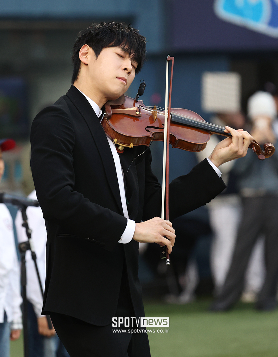 '두산 홈 개막전 애국가 연주' 대니 구, 이번엔 시구자로 뜬다 "긍정적인 에너지 가득 담아 승리의 기운 전하겠다"