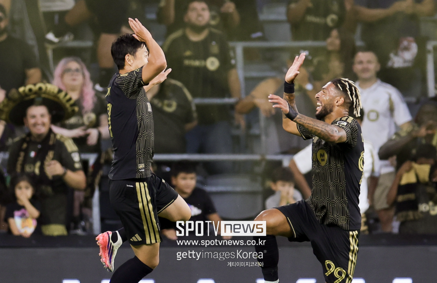 ▲ 손흥민의 부활과 함께 LAFC도 상승세를 탔다. 레알 솔트레이크를 3-1로 꺾은 LAFC는 3연승을 달리며 9승 3무 5패, 승점 30점을 기록했다. 순위도 서부 콘퍼런스 3위까지 끌어올렸다.