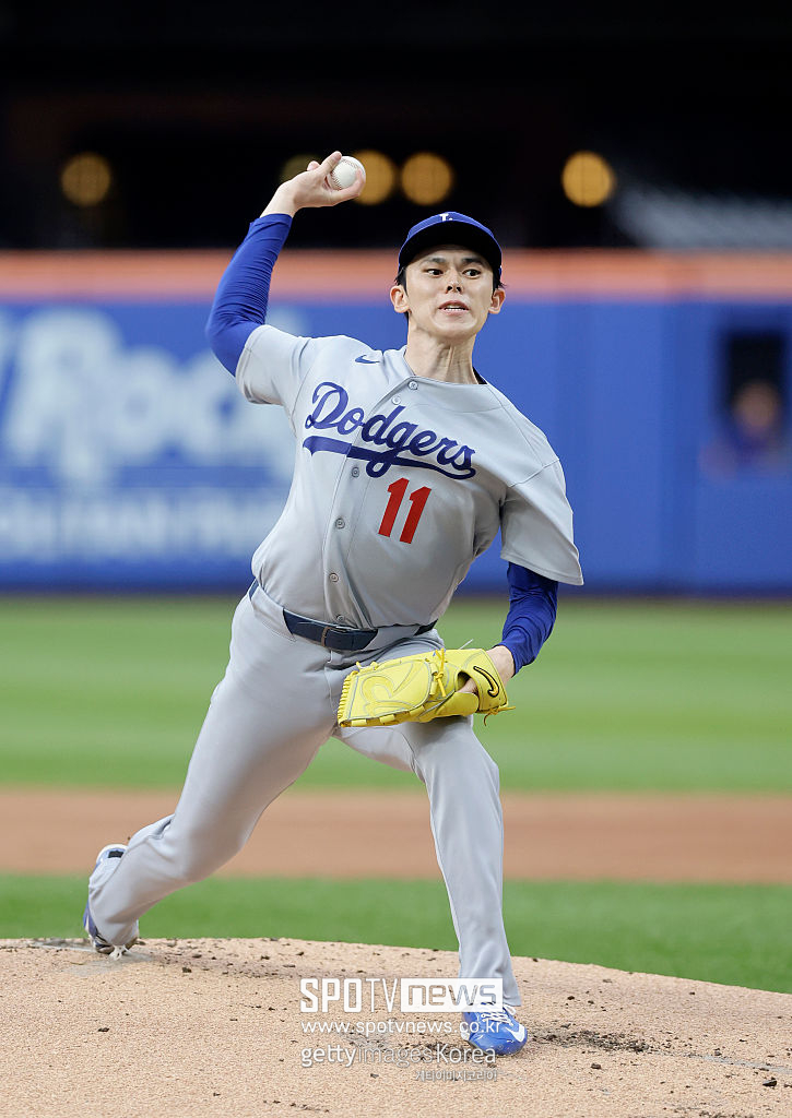 'KBO 출신 투수 무너뜨렸다' 사사키 7이닝 호투한 다저스, 메츠에 4-2 승리