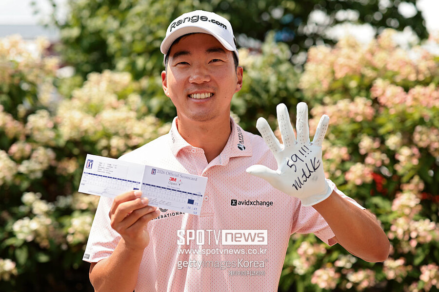 PGA 역사 새긴 마이클 김…18번 홀 버디로 꿈의 59타 달성