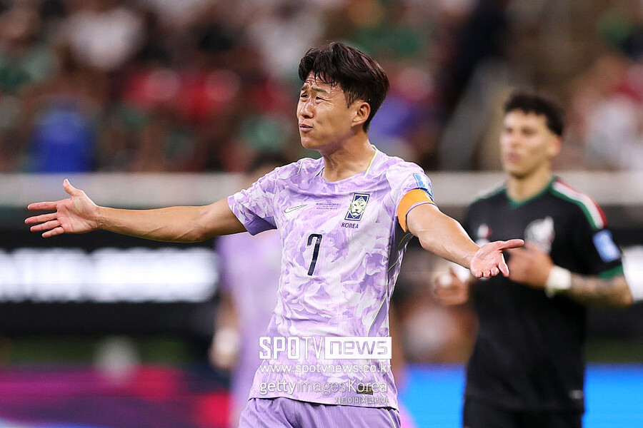 '홍명보호 대실패' 한국 초비상 → "손흥민도 34살, 세대교체 필요" FIFA, 1월 아시안컵-4년 뒤 월드컵 향해 재건 충고