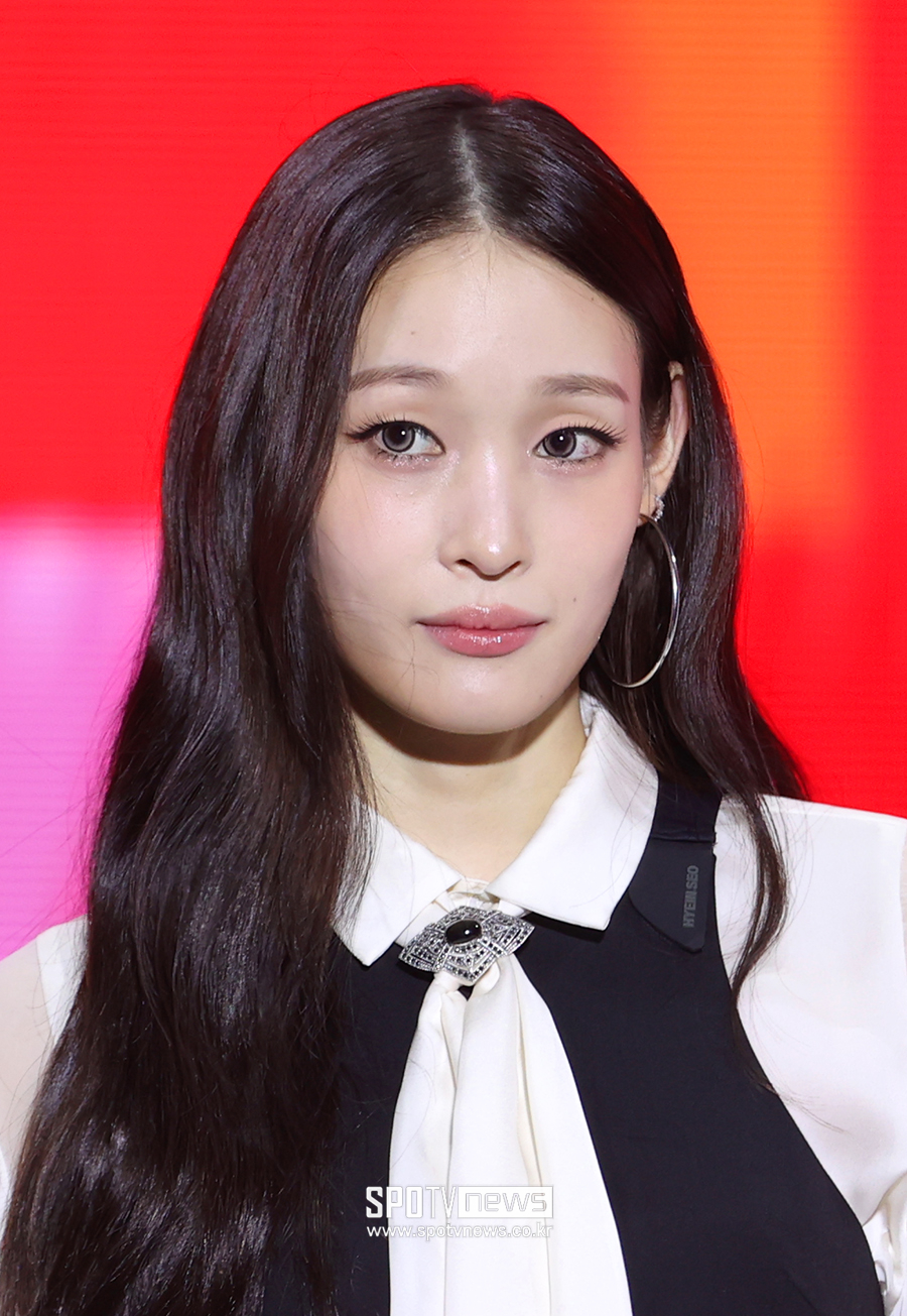 [포토S] 올데이프로젝트 애니, '명문대 졸업하고 왔어요'