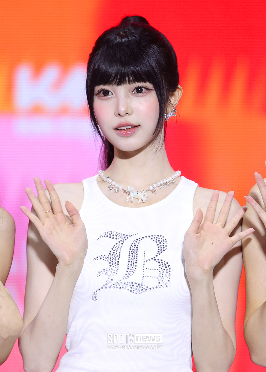 [포토S] 하츠투하츠 이안, '작은 얼굴에 꽉 찬 이목구비'