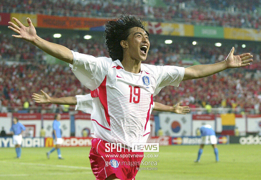 ▲안정환이 한국 축구의 가능성을 보여주며 문을 두드렸다면, 이강인은 그 문을 실제로 통과했다. 아틀레티코가 기다렸던 한국 선수 영입이 24년 만에 이뤄졌다. 