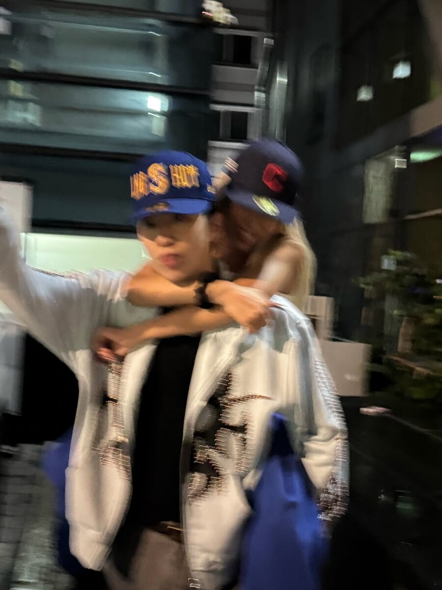 "뭐야 둘이" 다영, 박재범과 열애설 나겠네…장성규도 의심한 초밀착 스킨십