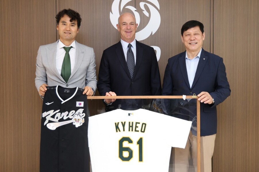 존 피셔 애슬레틱스 구단주, 박찬호 어드바이저 KBO 방문→허구연 총재와 만남 "韓 야구사랑 체감"