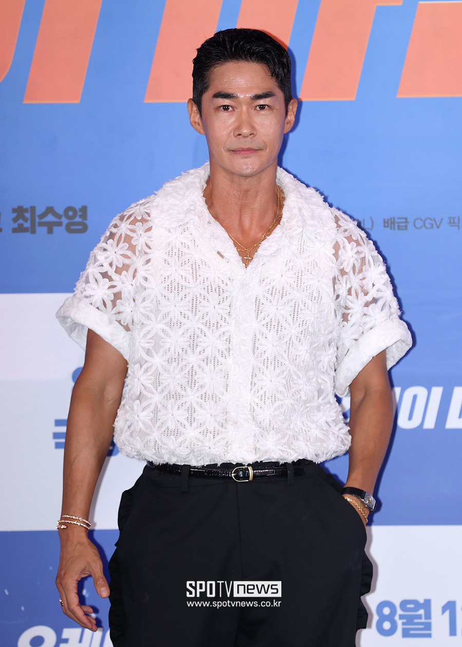 [포토S] 배정남, '시스루 셔츠'