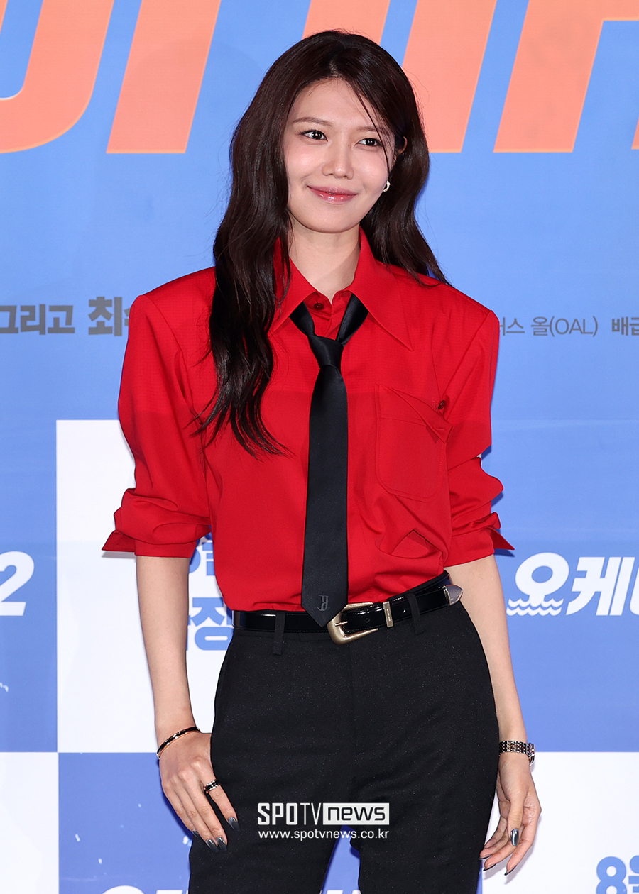 [포토S] 최수영, '말라도 너무 말랐어'
